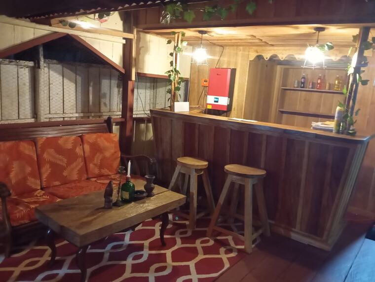 Interior del bar del hotel