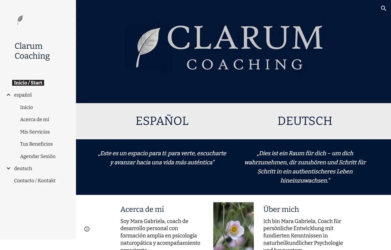 Startseite von clarum-coaching.com: Navigationsleiste links, Logo und die beiden Sprachzweige Español und Deutsch nebeneinander